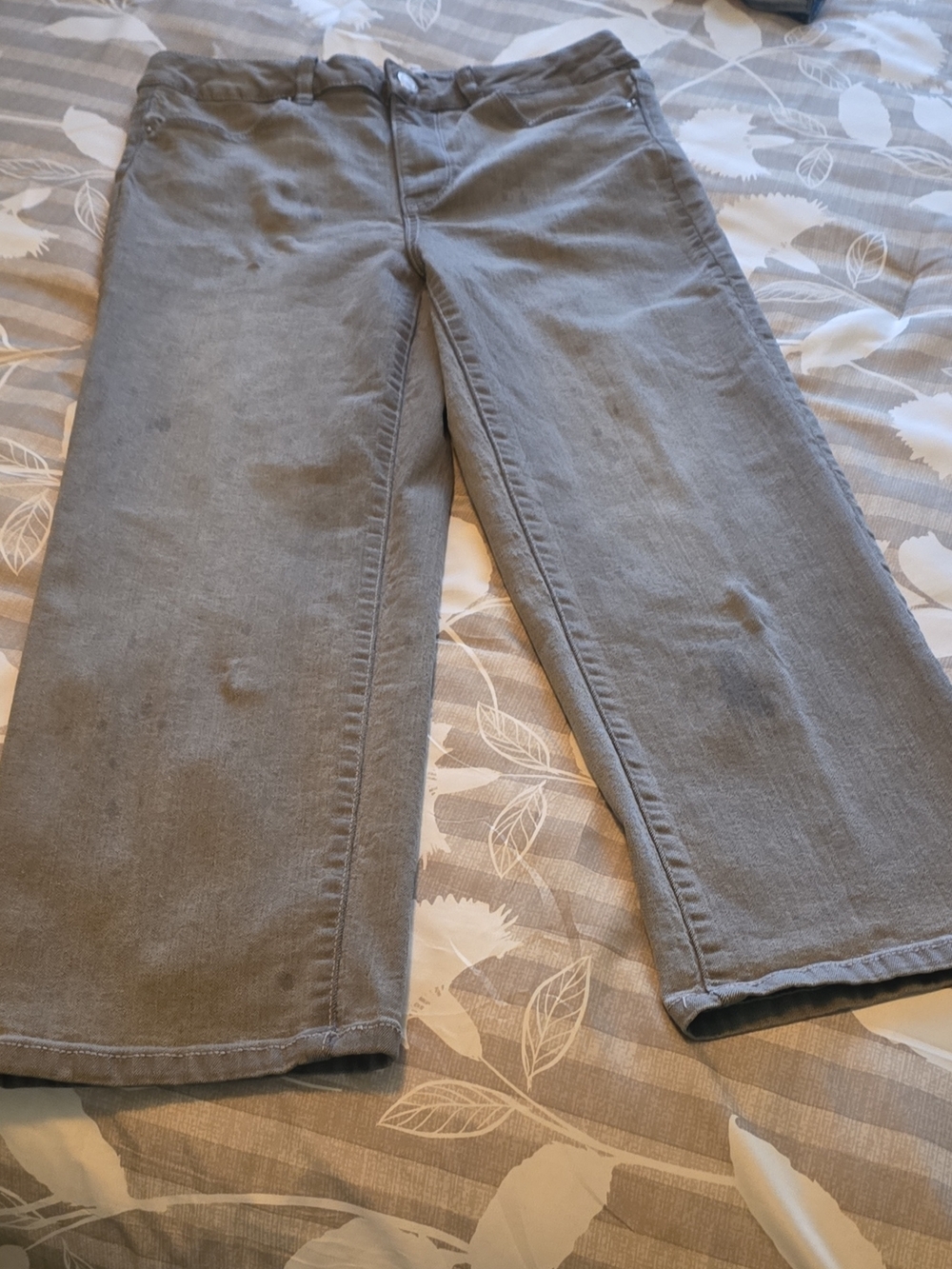 Calvin Klein Jeans Wide-Leg Jeans in Gray